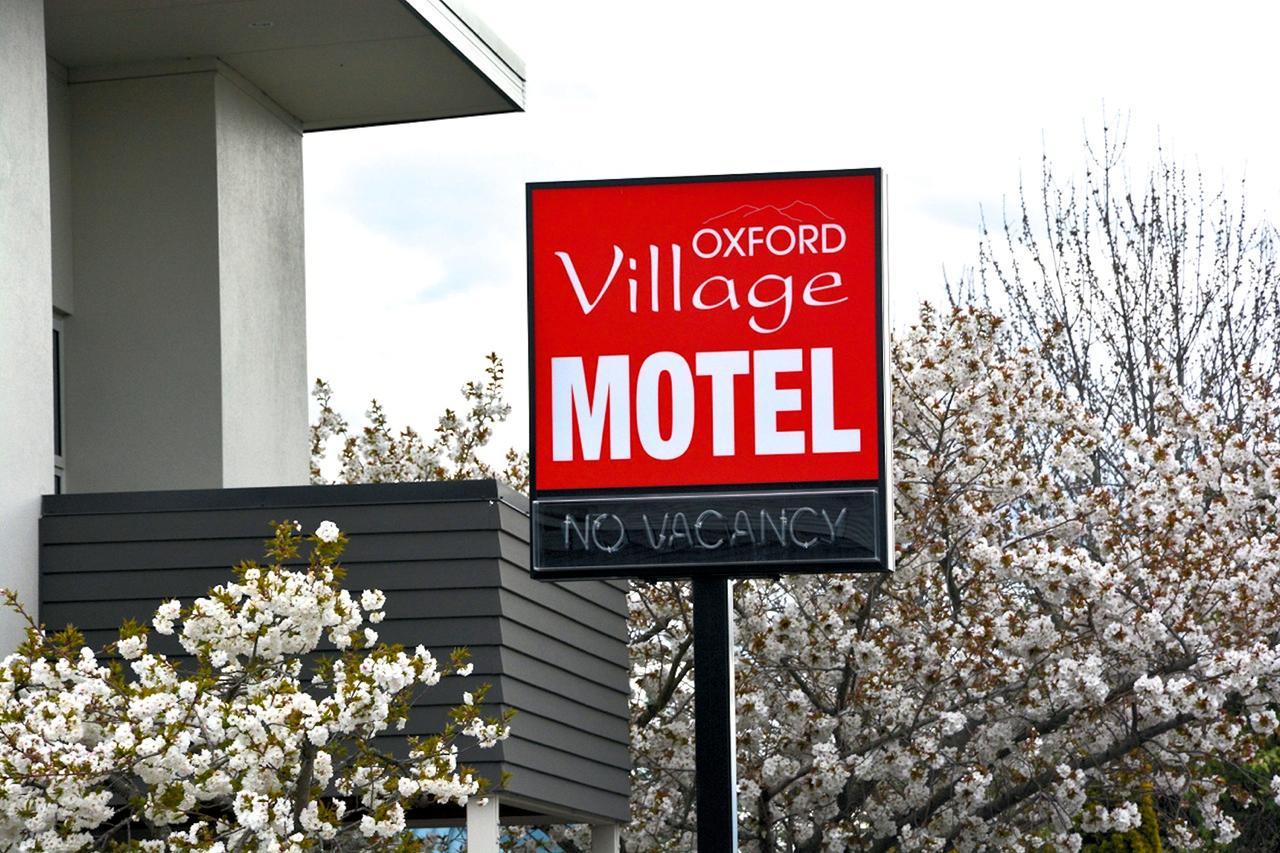 Oxford Village Motels Exterior photo