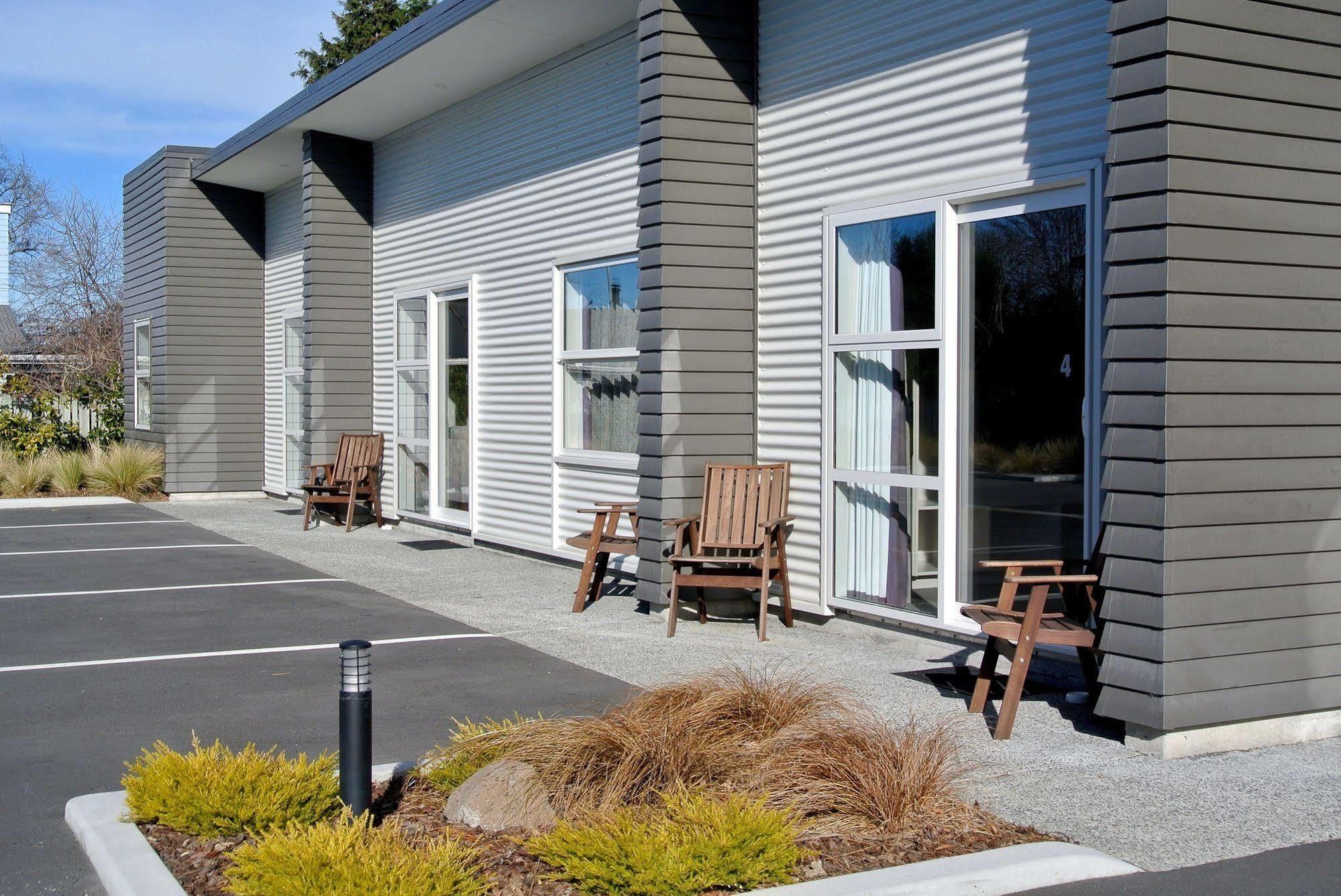 Oxford Village Motels Exterior photo