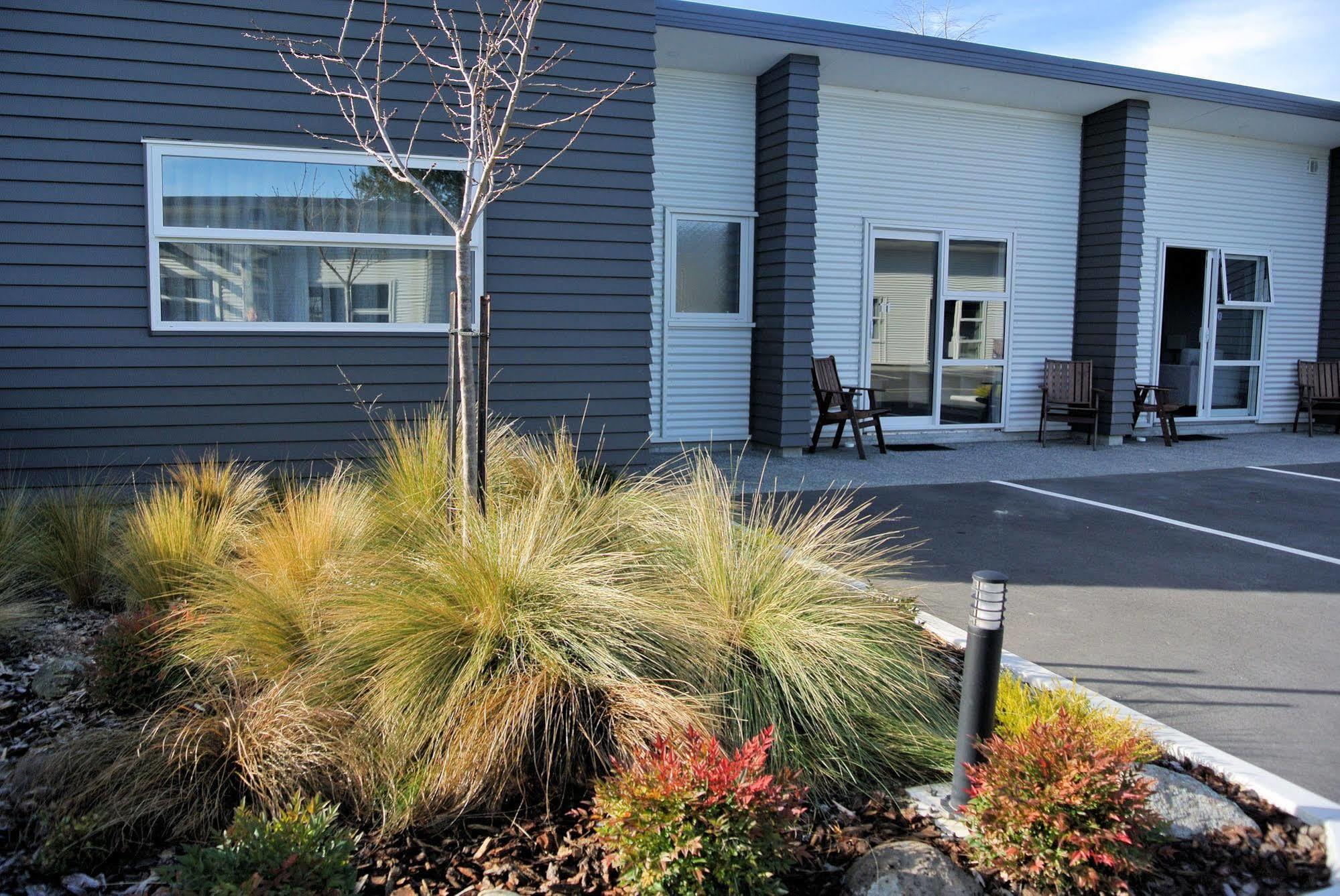 Oxford Village Motels Exterior photo